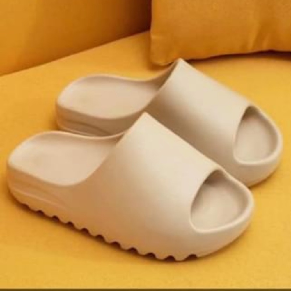 Size 6 Tan Slides